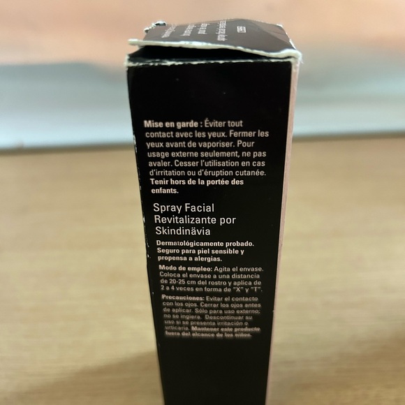 Mary Kay Reviving Facial Spray - Picture 4 of 4